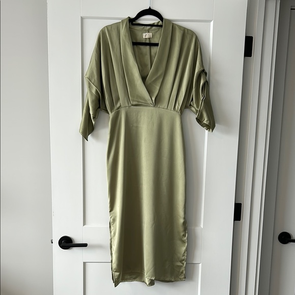 Elegant Olive Green Dress - Picture 3 of 6